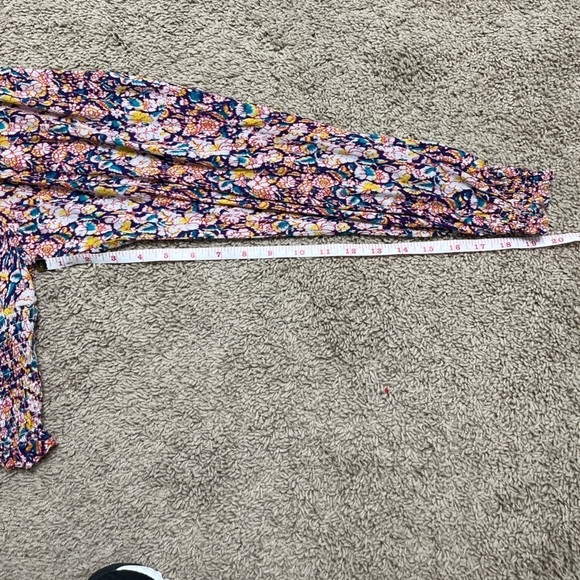 UO Old Soul Smocked Cropped Puff Long Sleeve Tie Blouse - Picture 6 of 11